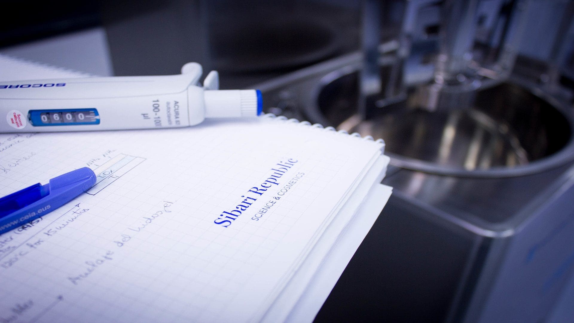 ¿Qué es la cosmecéutica? Diferencia entre cosmética y cosmecéutica.